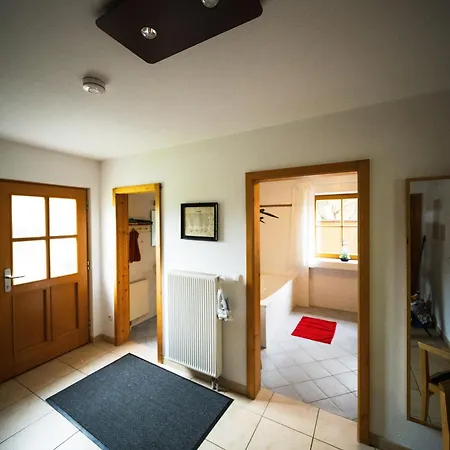 Haus Schwaenli Mit Kachelofen Und Sauna 別荘