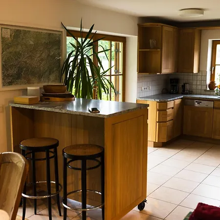 Haus Schwaenli Mit Kachelofen Und Sauna