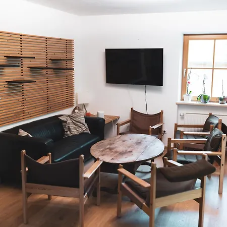 Haus Schwaenli Mit Kachelofen Und Sauna *