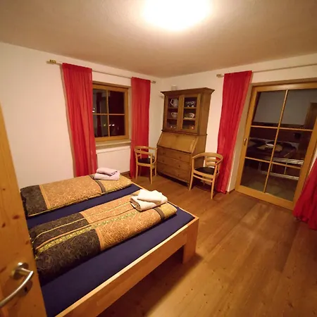 Haus Schwaenli Mit Kachelofen Und Sauna Holiday home Oberammergau