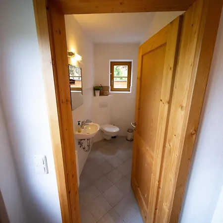 Haus Schwaenli Mit Kachelofen Und Sauna Holiday home Oberammergau