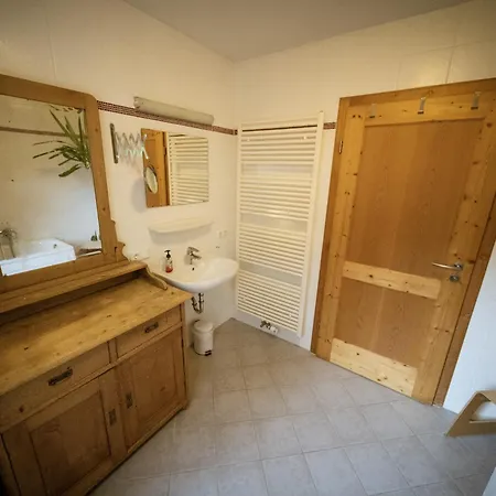 Haus Schwaenli Mit Kachelofen Und Sauna Oberammergau