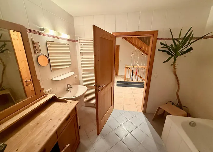 Haus Schwaenli Mit Kachelofen Und Sauna Feriehus *
