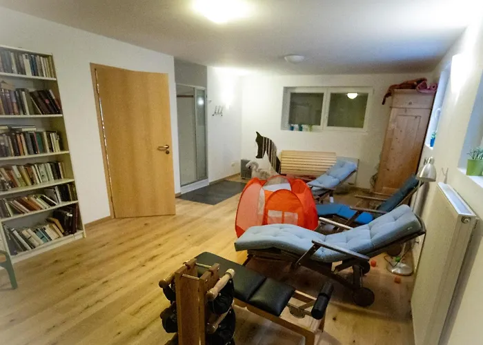 Haus Schwaenli Mit Kachelofen Und Sauna Feriehus