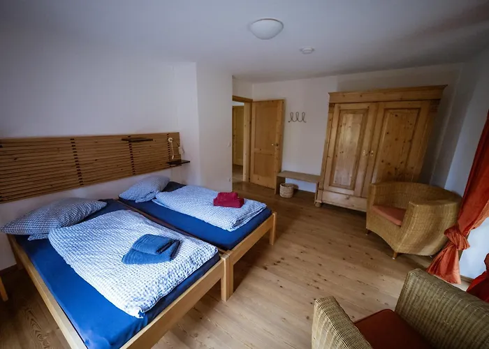 Haus Schwaenli Mit Kachelofen Und Sauna