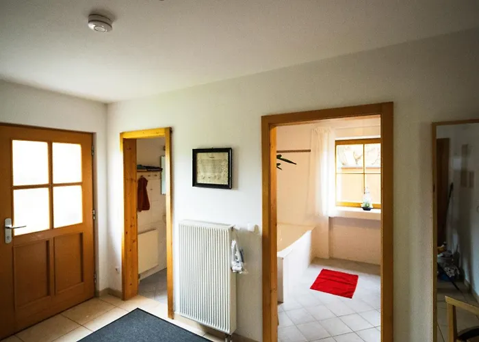 Haus Schwaenli Mit Kachelofen Und Sauna Feriehus