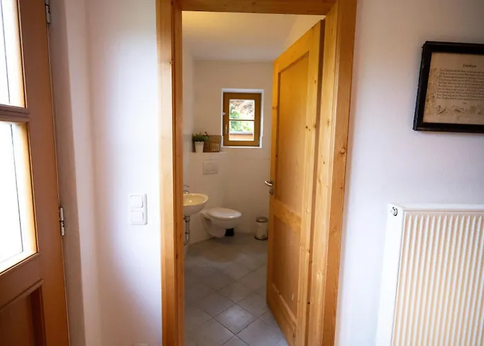 Haus Schwaenli Mit Kachelofen Und Sauna Feriehus *
